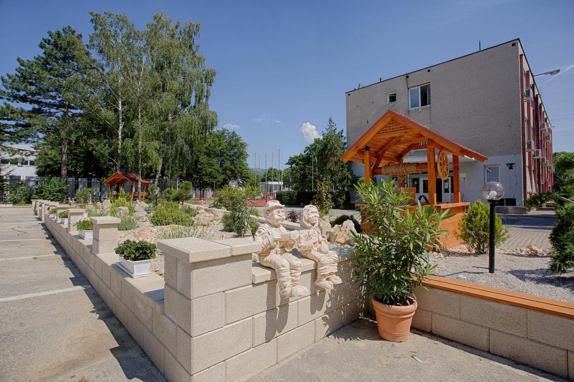 Agro Complex Apartments Nitra Exterior photo